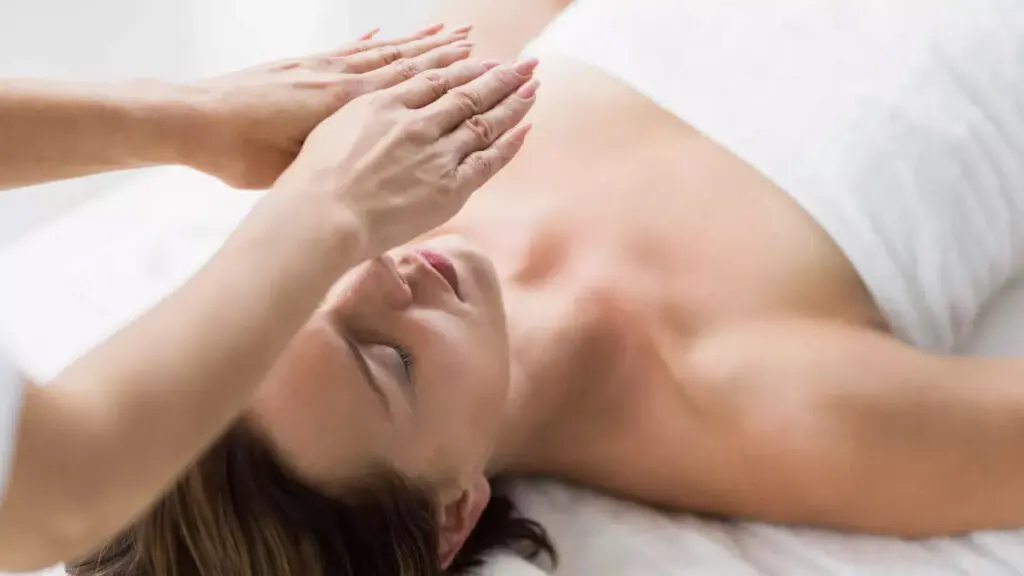 Top Reiki annuaire : trouvez les meilleurs praticiens Reiki près de chez vous